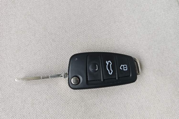 Used Chery QQ Ice Cream 2024 Edition Youth Version 205km Sundae Vehicle Key