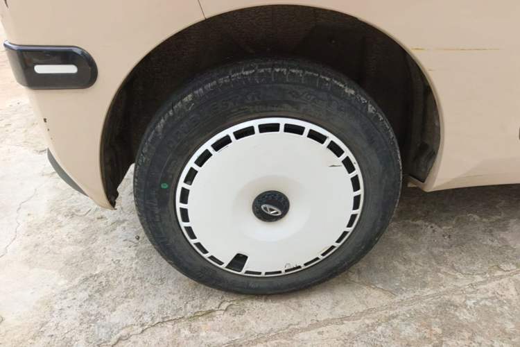 Used Chery QQ Ice Cream 2024 170km Sundae Right Rear Wheel Hub