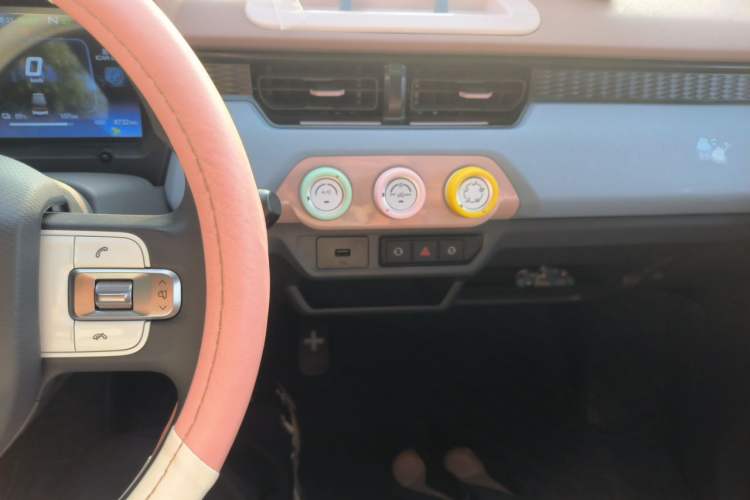 Used Chery QQ Ice Cream 2025 155km Sundae Edition Audio And AC Panel