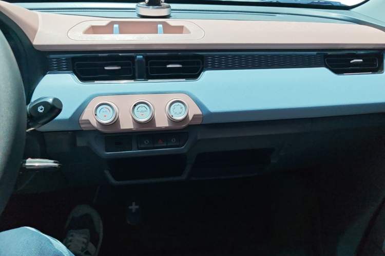 Used Chery QQ Ice Cream 2025 155km Sundae Edition Audio And AC Panel