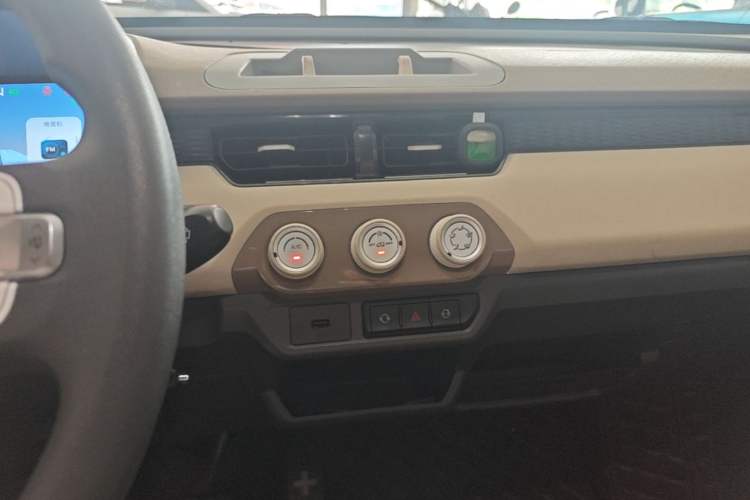 Used Chery QQ Ice Cream 2025 Model 205km Sundae Edition Audio And AC Panel
