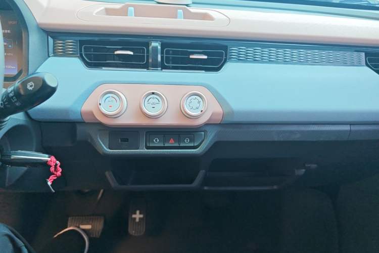 Used Chery QQ Ice Cream 2025 155km Sundae Edition Audio And AC Panel