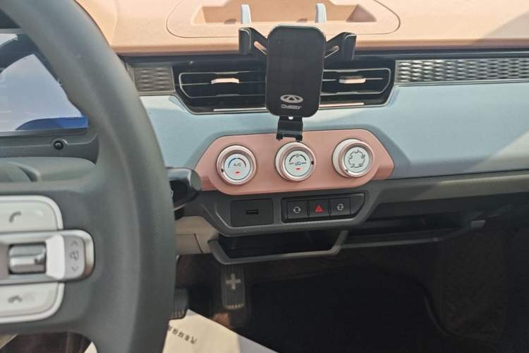 Used Chery QQ Ice Cream 2025 155km Sundae Edition Audio And AC Panel