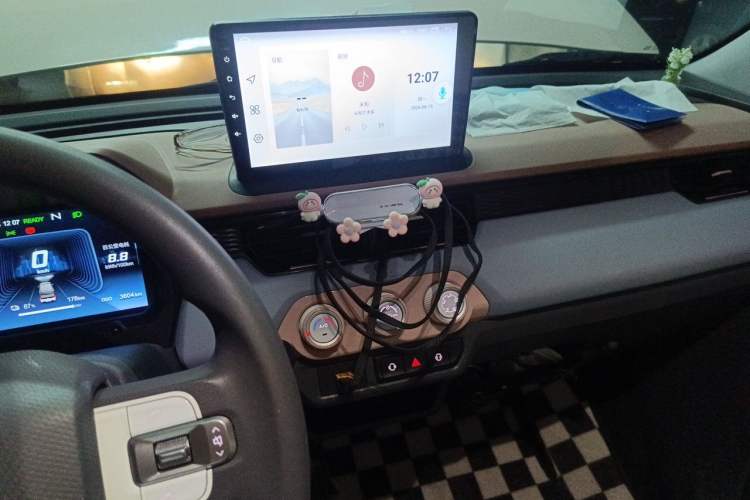 Used Chery QQ Ice Cream 2025 205km Qi Energy Version Audio And AC Panel