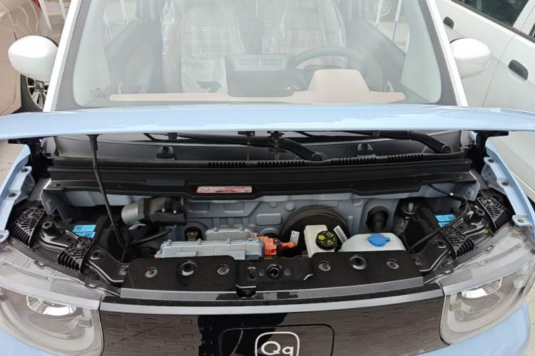 Used Chery QQ Ice Cream 2025 205km Qi Energy Version Engine Bay