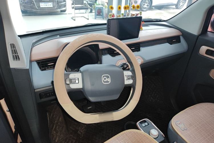 Used Chery QQ Ice Cream 2025 205km Qi Energy Version Center Console