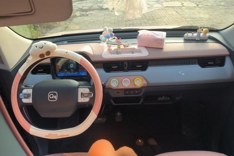 Used Chery QQ Ice Cream 2025 155km Sundae Edition Center Console