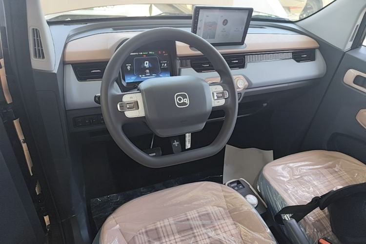 Used Chery QQ Ice Cream 2025 205km Qi Energy Version Center Console