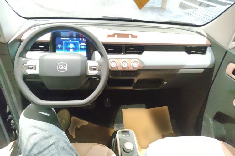 Used Chery QQ Ice Cream 2025 Model 205km Sundae Edition Center Console