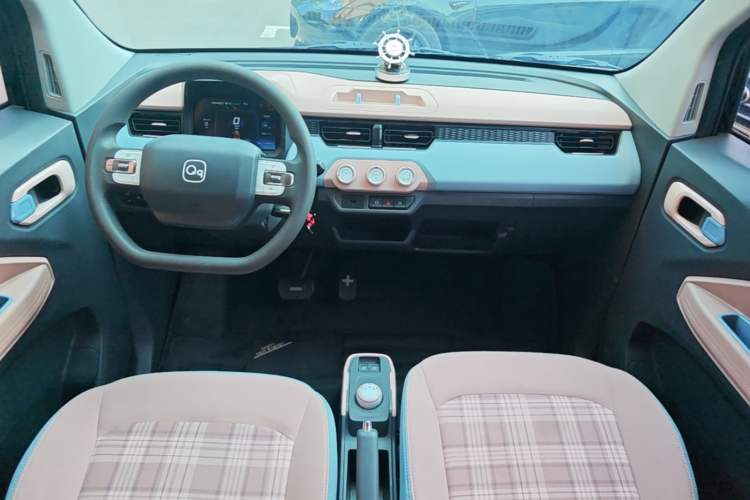 Used Chery QQ Ice Cream 2025 155km Sundae Edition Center Console
