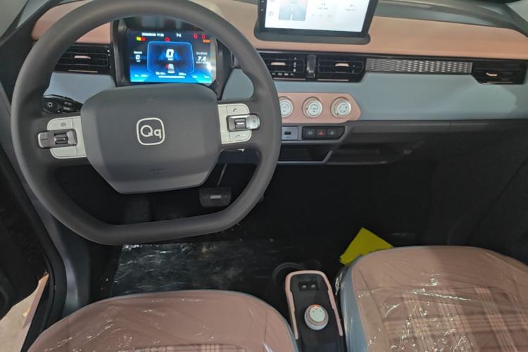Used Chery QQ Ice Cream 2025 205km Qi Energy Version Center Console