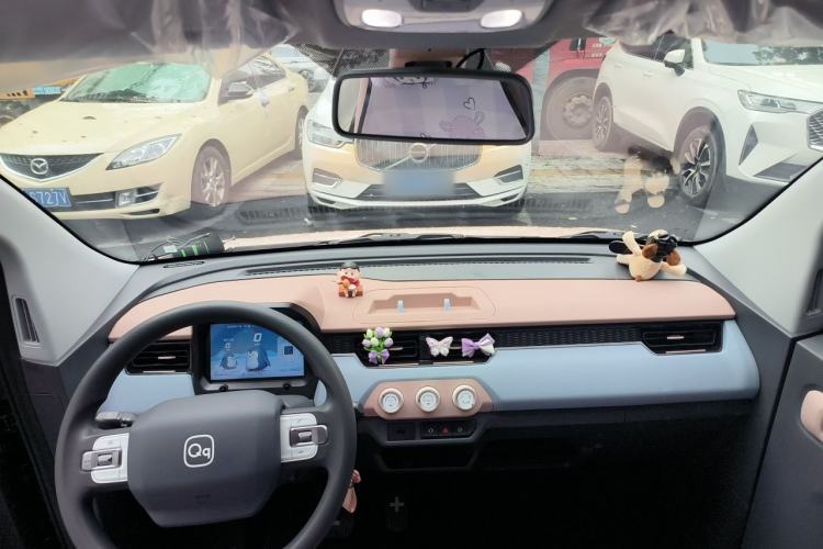 Used Chery QQ Ice Cream 2025 Model 205km Sundae Edition Center Console