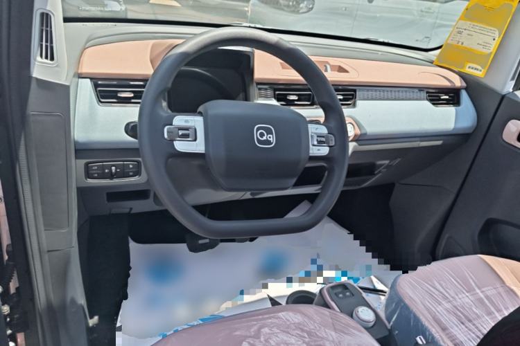 Used Chery QQ Ice Cream 2025 205km Qi Energy Version Center Console