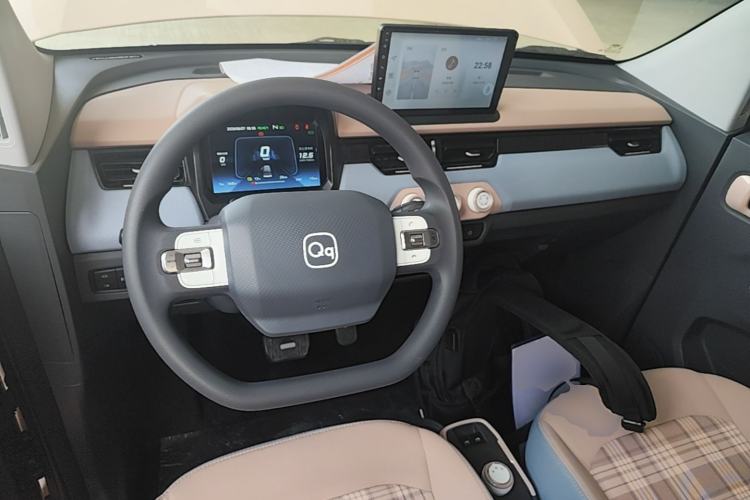 Used Chery QQ Ice Cream 2025 205km Qi Energy Version Center Console