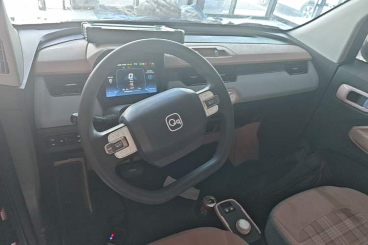 Used Chery QQ Ice Cream 2025 155km Sundae Edition Center Console