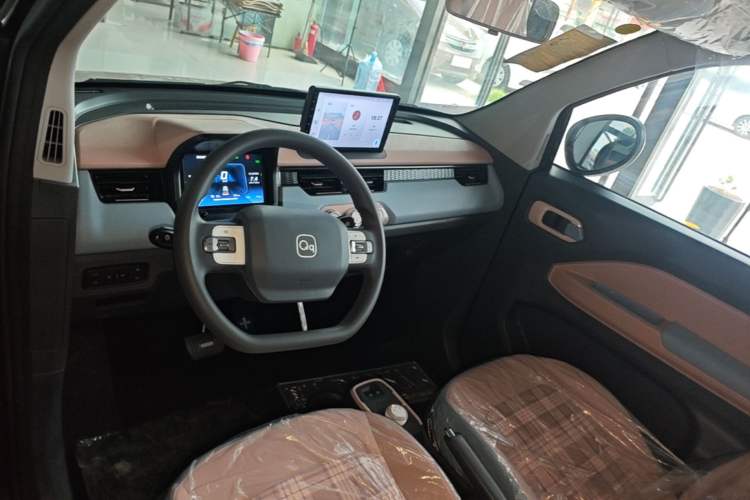 Used Chery QQ Ice Cream 2025 205km Qi Energy Version Center Console