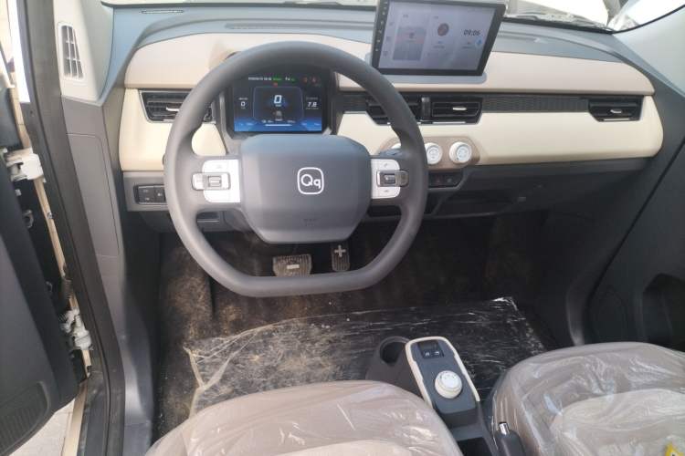 Used Chery QQ Ice Cream 2025 205km Qi Energy Version Center Console