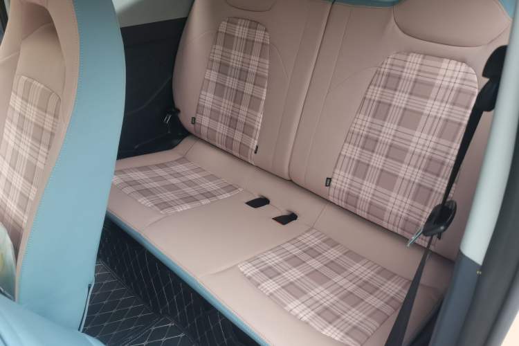 Used Chery QQ Ice Cream 2025 155km Sundae Edition Left Rear Seat
