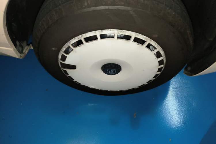 Used Chery QQ Ice Cream 2025 155km Sundae Edition Right Front Wheel Hub