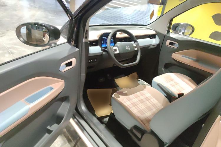 Used Chery QQ Ice Cream 2025 Model 205km Sundae Edition Driver Seat