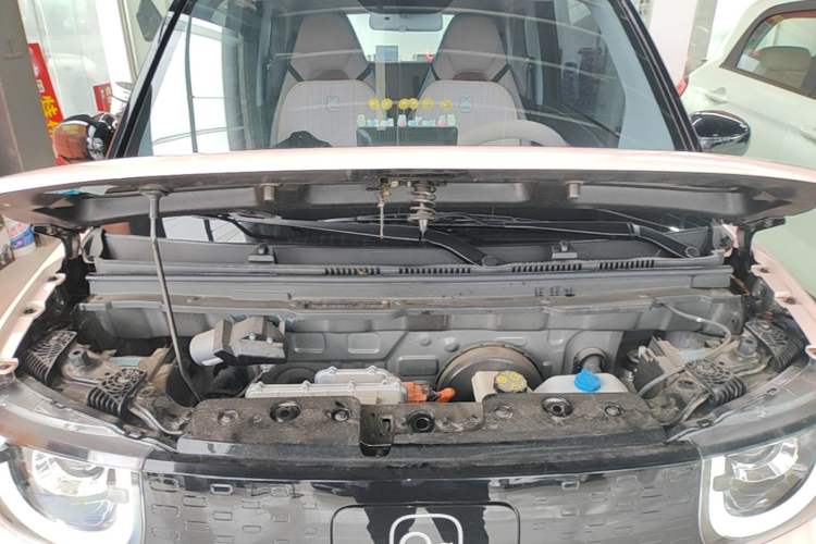 Used Chery QQ Ice Cream 2025 205km Qi Energy Version Engine Bay