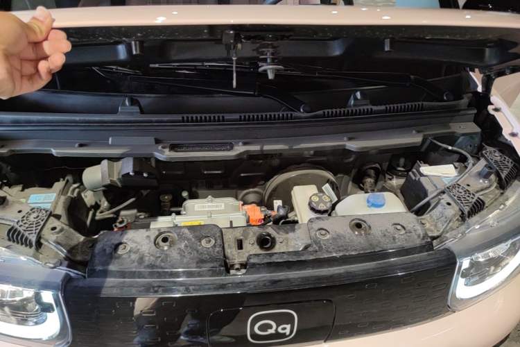 Used Chery QQ Ice Cream 2025 Model 205km Sundae Edition Engine Bay