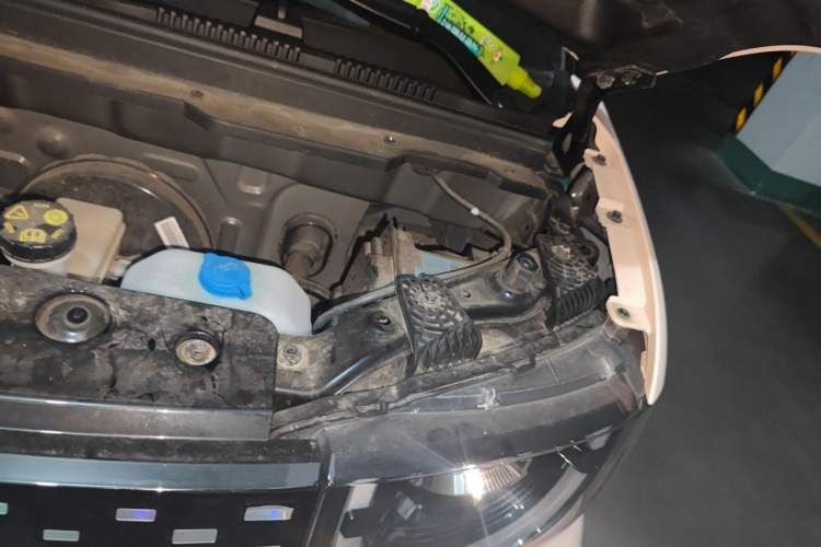 Used Chery QQ Ice Cream 2025 205km Qi Energy Version Engine Bay Left