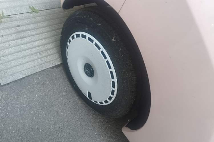 Used Chery QQ Ice Cream 2025 205km Qi Energy Version Exterior 5