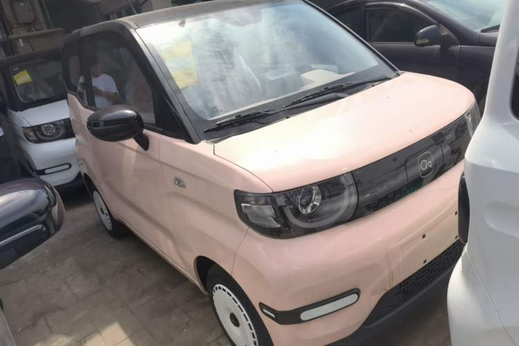 Used Chery QQ Ice Cream 2025 205km Qi Energy Version Front Right 45 Deg