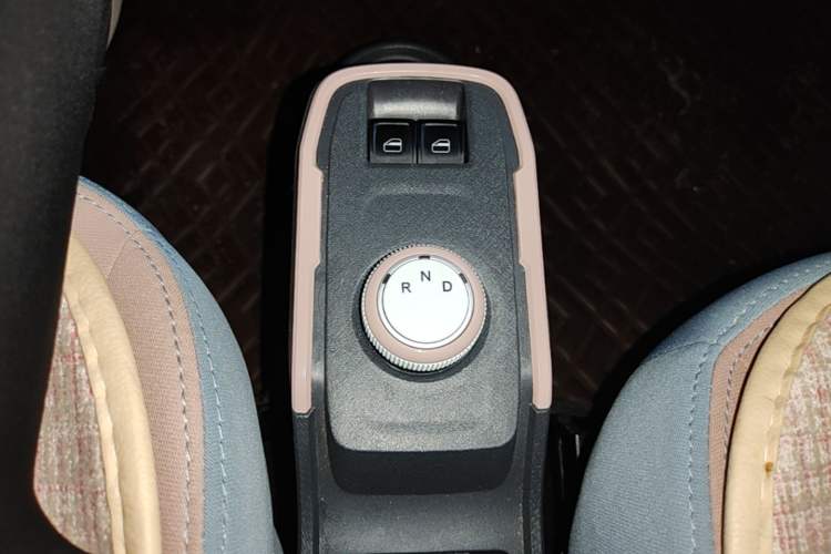 Used Chery QQ Ice Cream 2025 205km Qi Energy Version Gear Lever