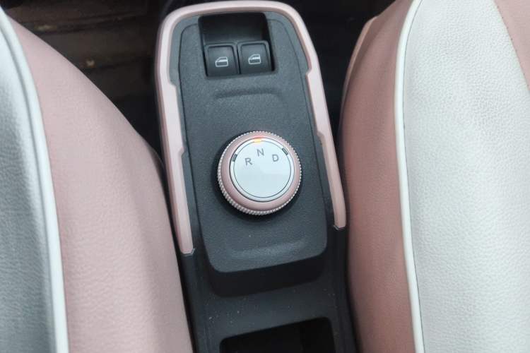 Used Chery QQ Ice Cream 2025 155km Sundae Edition Gear Lever