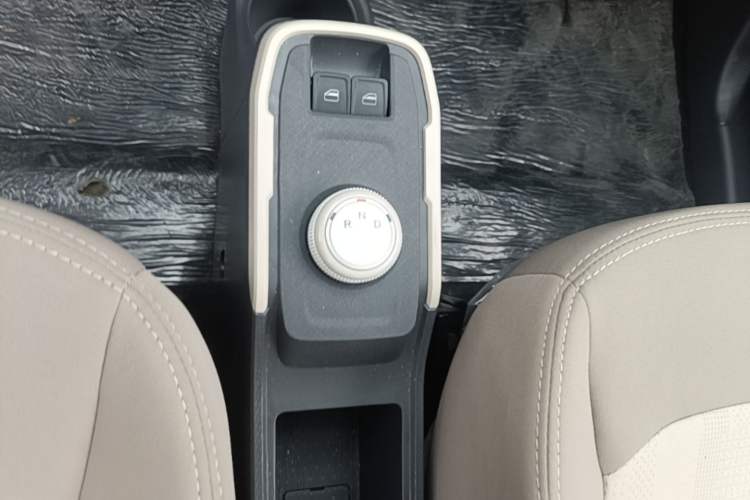 Used Chery QQ Ice Cream 2025 205km Qi Energy Version Gear Lever
