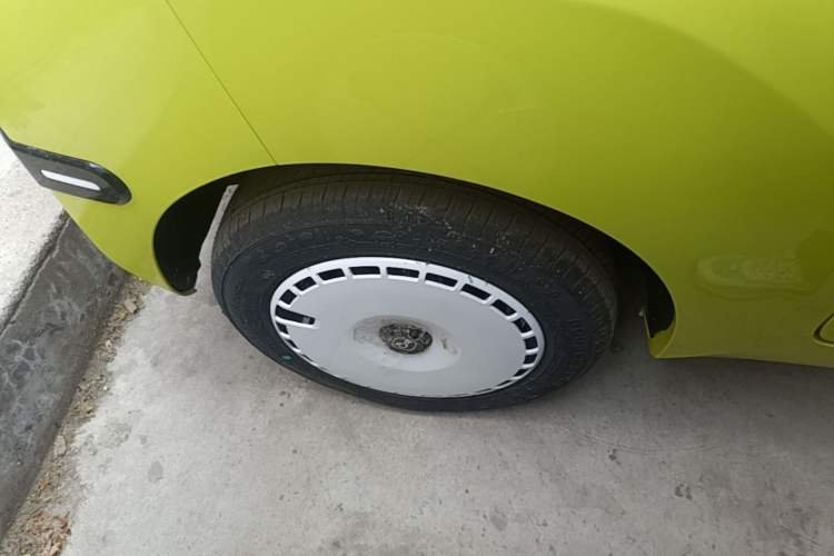 Used Chery QQ Ice Cream 2025 205km Qi Energy Version Right Rear Wheel Hub