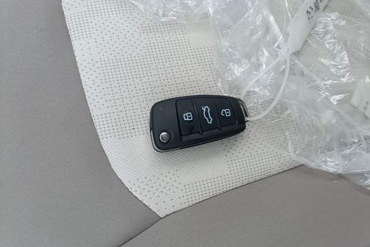 Used Chery QQ Ice Cream 2025 205km Qi Energy Version Vehicle Key