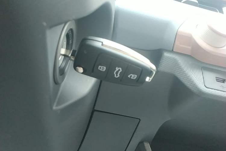 Used Chery QQ Ice Cream 2025 205km Qi Energy Version Interior 1