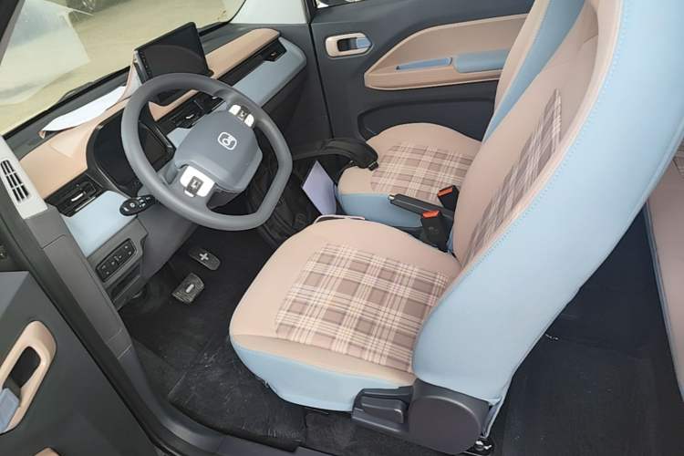 Used Chery QQ Ice Cream 2025 205km Qi Energy Version Left Front Seat