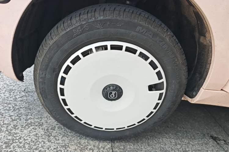 Used Chery QQ Ice Cream 2025 155km Sundae Edition Left Front Wheel Hub