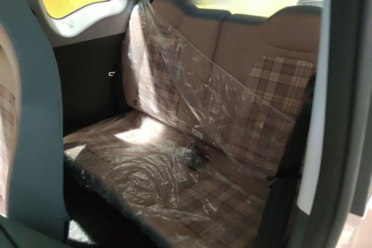 Used Chery QQ Ice Cream 2025 Model 205km Sundae Edition Left Rear Seat