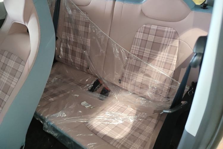 Used Chery QQ Ice Cream 2025 Model 205km Sundae Edition Left Rear Seat