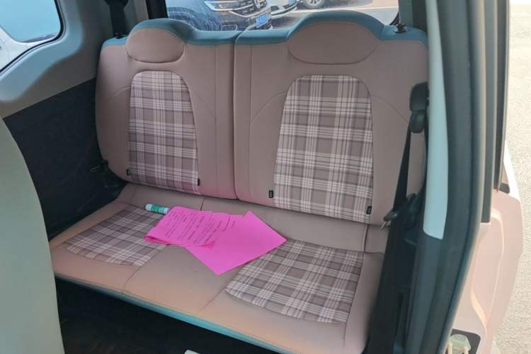 Used Chery QQ Ice Cream 2025 155km Sundae Edition Left Rear Seat