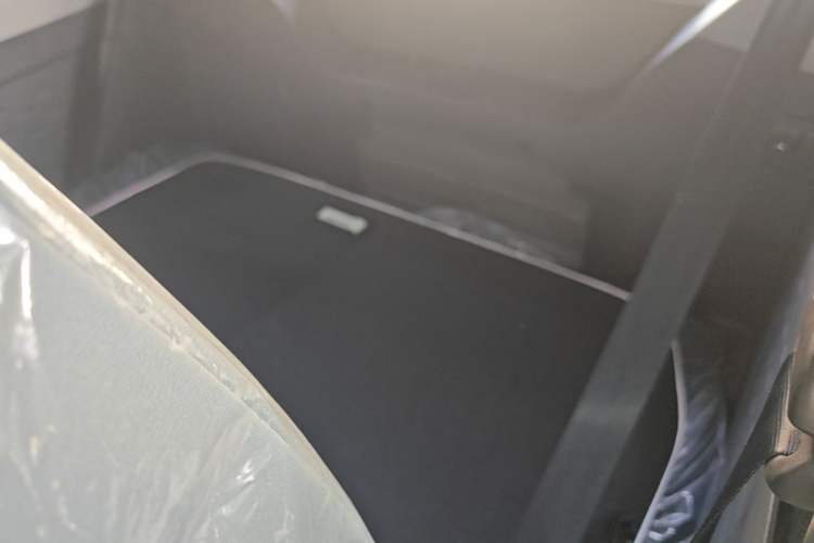 Used Chery QQ Ice Cream 2025 205km Qi Energy Version Left Rear Seat