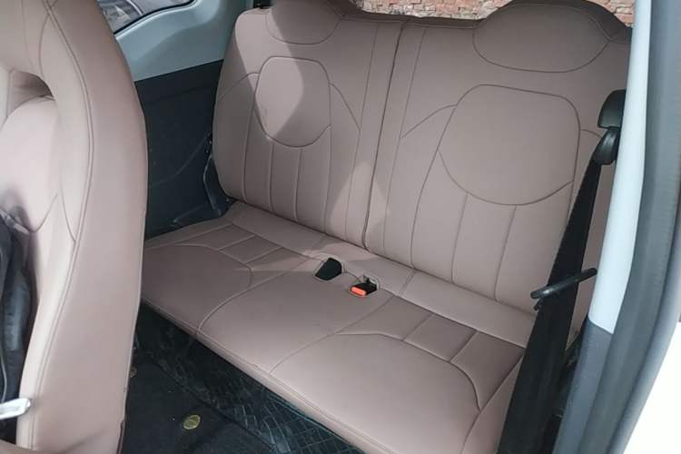 Used Chery QQ Ice Cream 2025 155km Sundae Edition Left Rear Seat