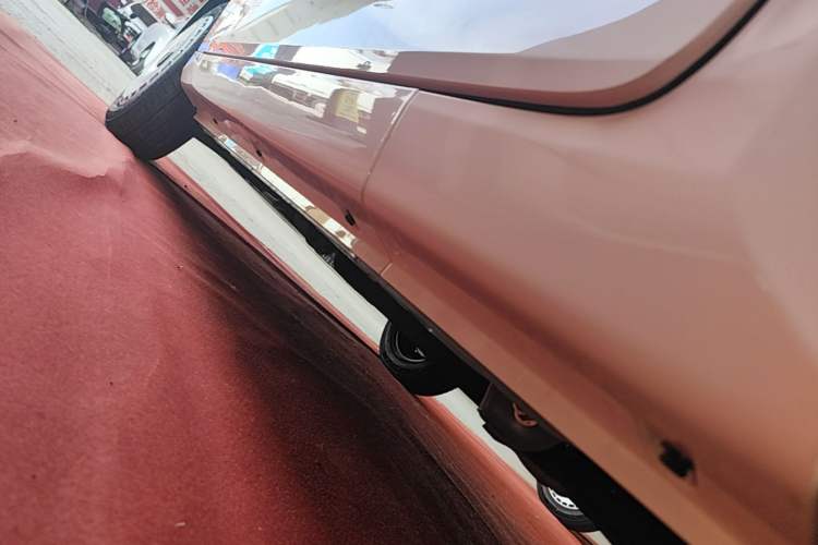 Used Chery QQ Ice Cream 2025 205km Qi Energy Version Left Side Sill