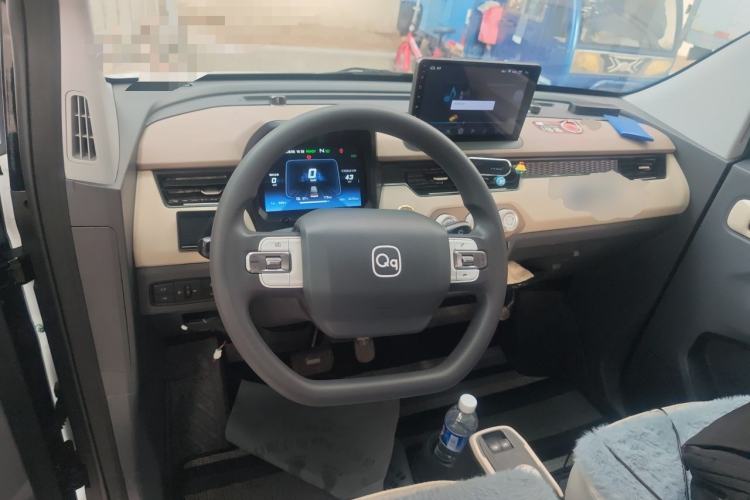 Used Chery QQ Ice Cream 2025 205km Qi Energy Version Center Console
