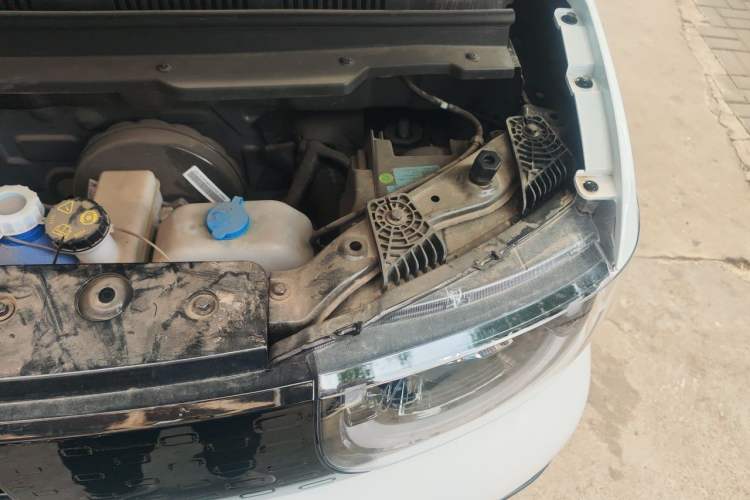 Used Chery QQ Ice Cream 2025 205km Qi Energy Version Engine Bay Left
