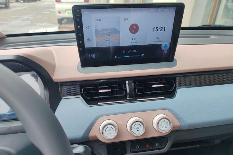 Used Chery QQ Ice Cream 2025 205km Qi Energy Version Audio And AC Panel