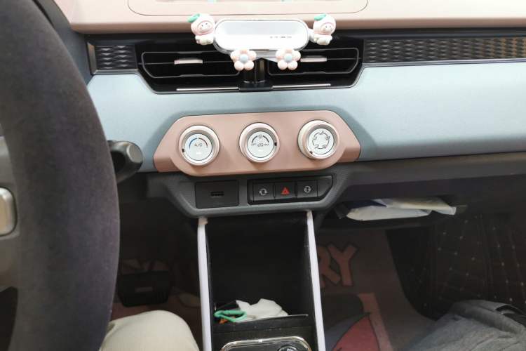 Used Chery QQ Ice Cream 2025 155km Sundae Edition Audio And AC Panel