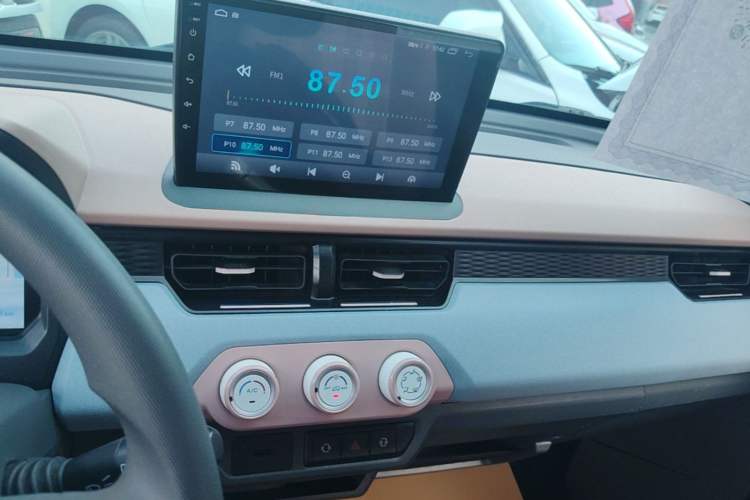 Used Chery QQ Ice Cream 2025 205km Qi Energy Version Audio And AC Panel