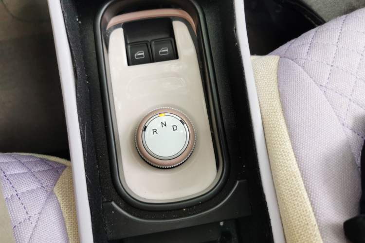 Used Chery QQ Ice Cream 2025 155km Sundae Edition Gear Lever