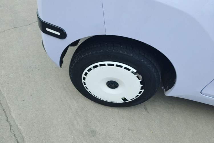 Used Chery QQ Ice Cream 2025 205km Qi Energy Version Right Rear Wheel Hub